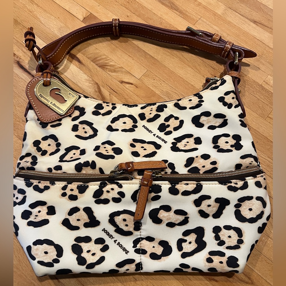 NWOT Dooney & Bourke leopard print bag.